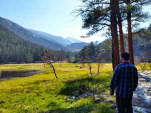 Along the Cub Lake Trail, near the start
